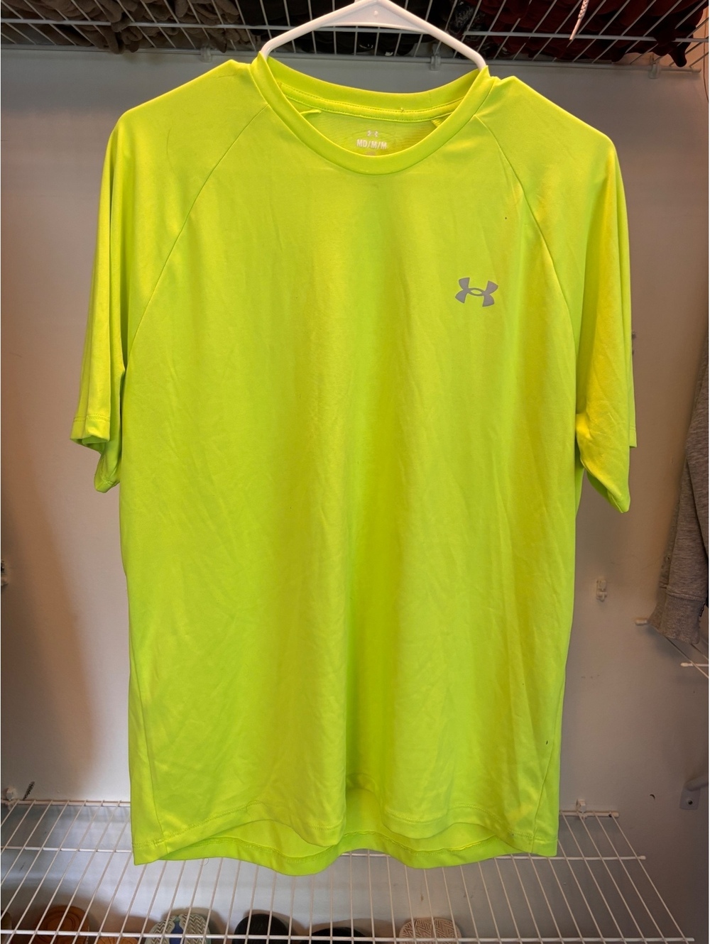 Under Armour Men's Medium Neon Yellow Activewear T-Shirt